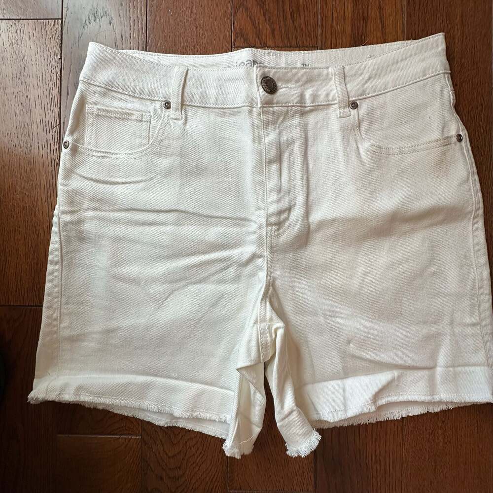m jeans by maurices white high-rise raw hem denim shorts